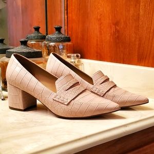 14th and Union pale pink croc embossed loafer heel
